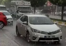 Adıyaman Kahta'da şiddetli dolu yağışı! Diyarbakır-Kahta yolu beyaza büründü