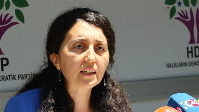 İYİ Parti ve HDP arasında adaylık kavgası! Ebru Günay’dan Meral Akşener’e tepki: Sizin aklınıza ihtiyacımız yok