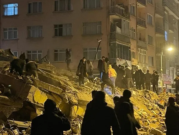 Kahramanmaraş merkezli deprem için İstanbul’dan askerler Zonguldak’tan madenciler bölgeye gönderildi