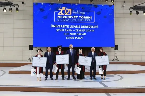 Cemal Kalyoncu'dan mezun olan öğrencilere altın tavsiyeler: HKÜ, dünyanın önde gelen üniversiteleriyle rekabet ediyor - 4