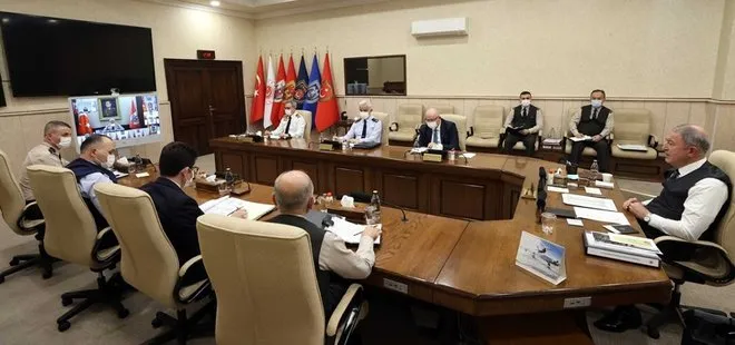 Son dakika: Milli Savunma Bakanı Hulusi Akar, Kuvvet Komutanları ile videolu toplantı gerçekleştirdi