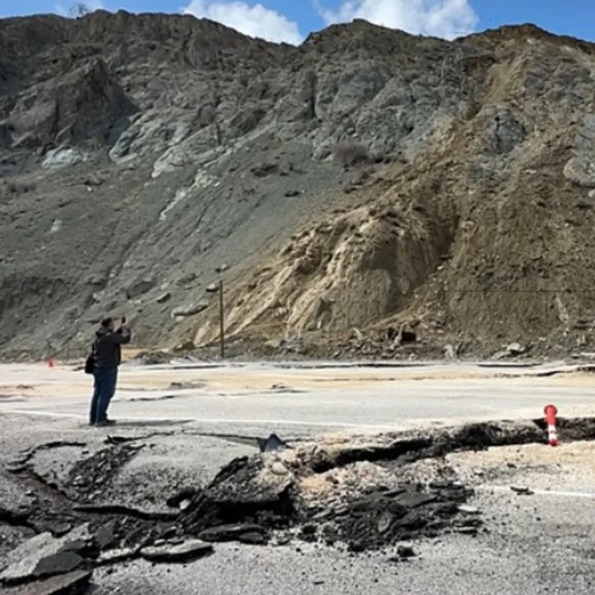 Hakkari'de heyelan faciası: Entegre katı atık tesisi zarar gördü