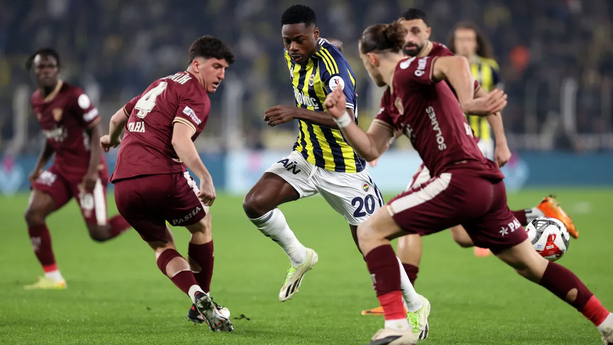 Fenerbahçe evinde kan kaybetti! Kanarya Göztepe ile berabere kaldı