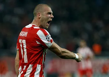 Fenerbahçe Pajtim Kasami'ye kancayı taktı