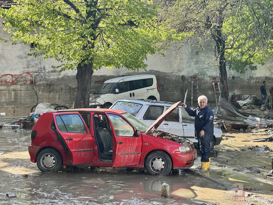 Samsun'daki sel felaketinin izleri gün ağarınca ortaya çıktı! Araçlar ters dönüp birbirine girdi 2
