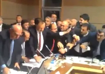 CHP ve HDP'li vekillerden büyük provokasyon