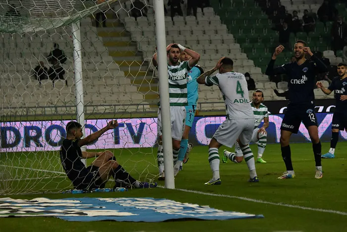 son-dakika-konyaspor-kasimpasa-4-4-mac-sonucu-ozet-1645211278800.jpg Son dakika: Konyaspor - Kasımpaşa: 4-4 (MAÇ SONUCU ÖZET) - 4