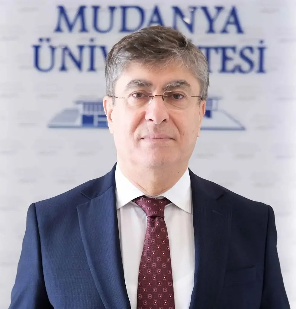 resmi-gazetede-atama-karari-yok-uyeleri-ve-8-universitenin-rektoru-degisti-1784765237392.jpeg Mudanya Üniversitesi Rektörü Ahmet Kesik