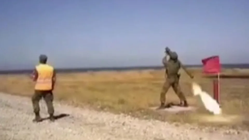 Roket askerin omzunda patladı! Dehşet anları saniye saniye kamerada