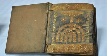 Son dakika | Ceylan derisine altın işlemeli 2 bin 500 yıllık Tevrat ele geçirildi! Fiyatı dudak uçuklattı