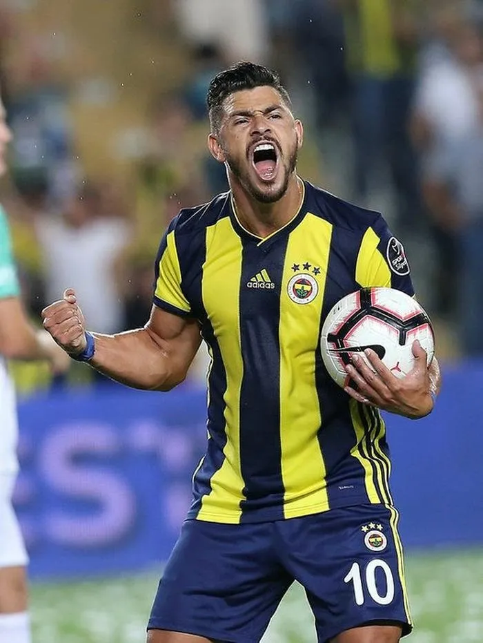 Galatasaray Fenerbahçe’nin eski yıldızını getiriyor