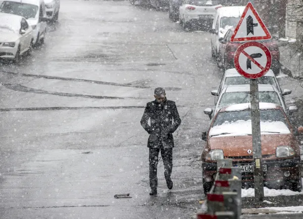 son-dakika-istanbulda-sabah-saatlerinde-yagan-kar-saskina-ugratti-kar-yagisi-devam-edecek-mi-meteorolojiden-fl-1647837508680.jpg SON DAKİKA! İstanbul'da sabah saatlerinde yağan kar şaşkına uğrattı! Kar yağışı devam edecek mi? Meteoroloji'den flaş uyarı geldi - 4