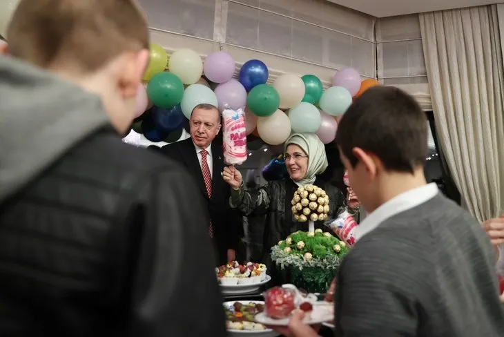 Başkan Erdoğan 23 Nisan Ulusal Egemenlik ve Çocuk Bayramı'nda çocuklarla iftarda buluştu