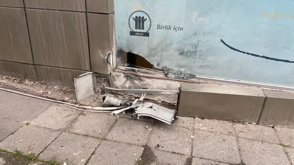 tugva-binasina-yapilan-saldiriyla-baglantili-1-kisi-daha-yakalandi-1651036857417.jpg TÜGVA binasına yapılan saldırıyla bağlantılı 1 kişi daha yakalandı! - 3