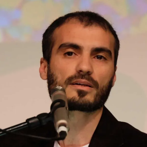 1671601417482.jpg Yapımcı Cüneyt Karakuş’a festivalde profesör dayağı! Hakaret, tehdit ve darp... - 3