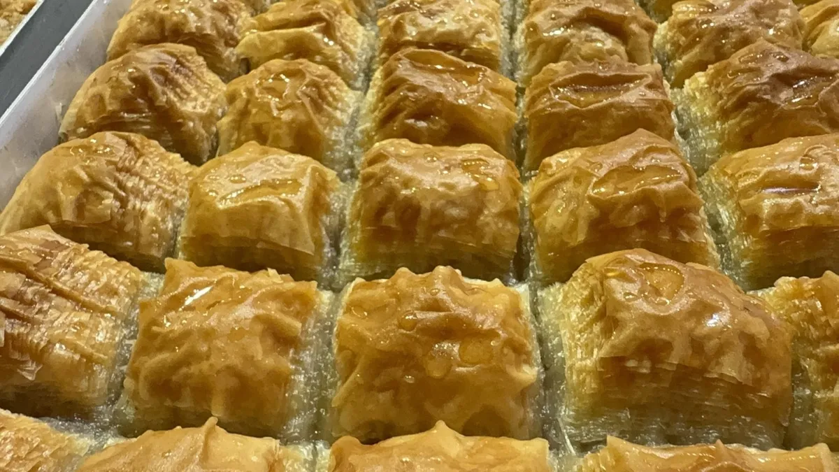 Bayramda tatlı tüketirken dikkat! Uzmanından "porsiyon" uyarısı!