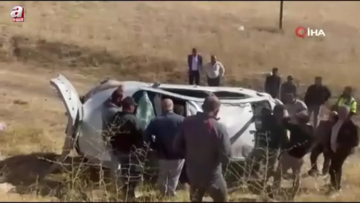 Sivas’ta şarampole uçan otomobildeki 4 kişi yaralandı