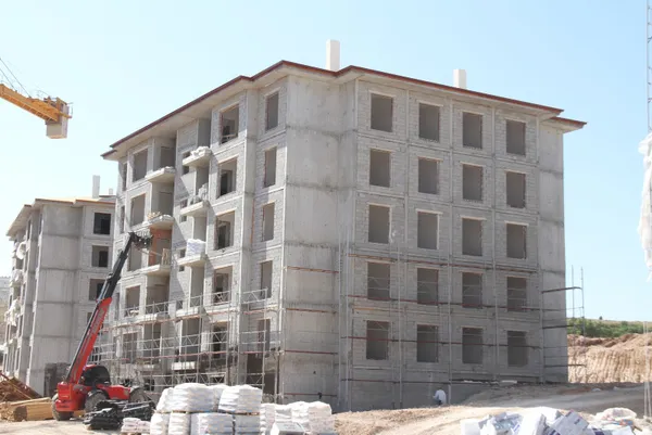 Elazığ'da deprem konutlaru hızla yükseliyor! Temelini Başkan Erdoğan atmıştı - 1