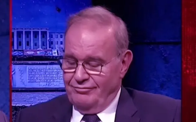 İmamoğlu’nun ’Sözcü’lerinden Faik Öztrak’a ayar: Siyasiler koltuklara yapışıp kalıyor!