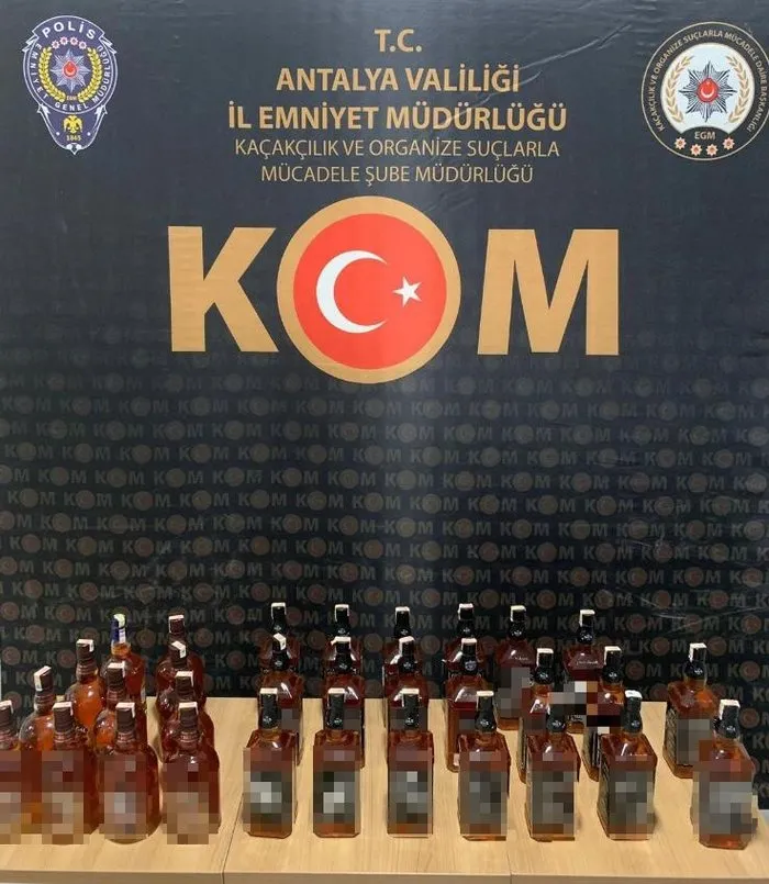 Antalya’da piyasa değeri 250 bin TL'lik sahte alkollü içki ele geçirildi - 3