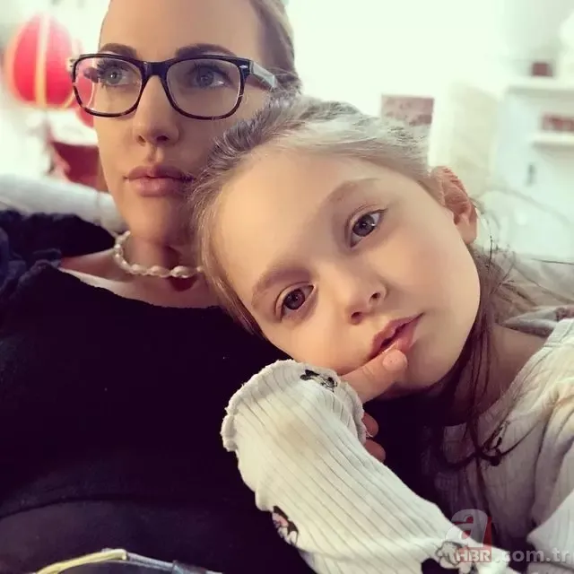 Resmen annesinin kopyası... Muhteşem Yüzyıl'ın Hürrem Sultan'ı Meryem Uzerli'nin kızı Lara büyüdü! 23