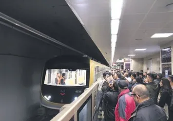 Sürücüsüz ilk metro hayran bıraktı