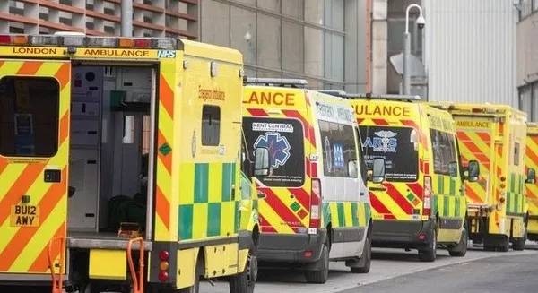 1669968922153.jpg İngiltere’de sağlık sistemi alarm veriyor! BBC: Ambulanslar 1 saat sıra bekliyor - 1