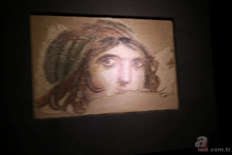 'Çingene Kızı' mozaiği Türkiye'ye getirildi 23