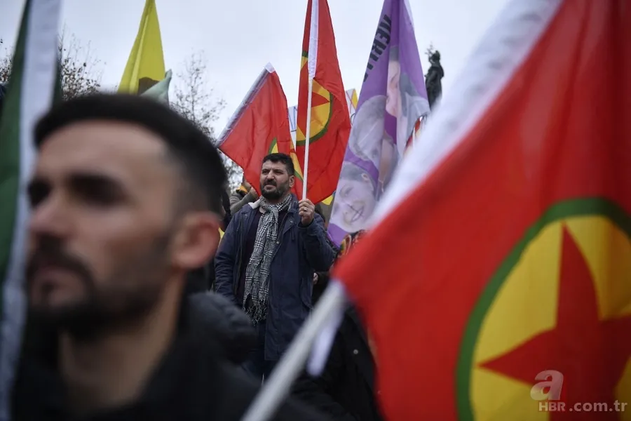 Terör örgütü PKK’lılar Paris'i yaktı yıktı! Fransız vekil Sebastien Delogu’dan vandallara destek 17