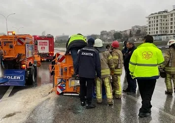 CHP'li İBB'de skandal! Devrilen kar küreme aracının sürücüsü alkollü çıktı