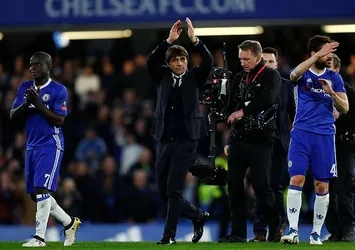 Chelsea, ManU'yu devirdi