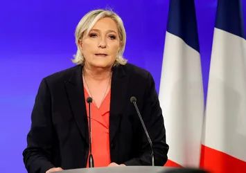 Le Pen'den Macron'a tebrik telefonu
