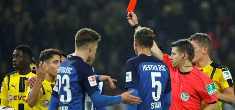 Emre Mor'un kırmızı kartı Almanya'da ses getirdi