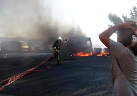 Ekmek teknelerinin yanışını gözyaşları içinde izlediler