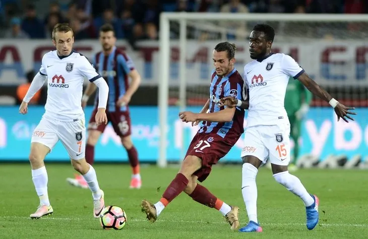 Trabzonspor - Medipol Başakşehir maçından kareler