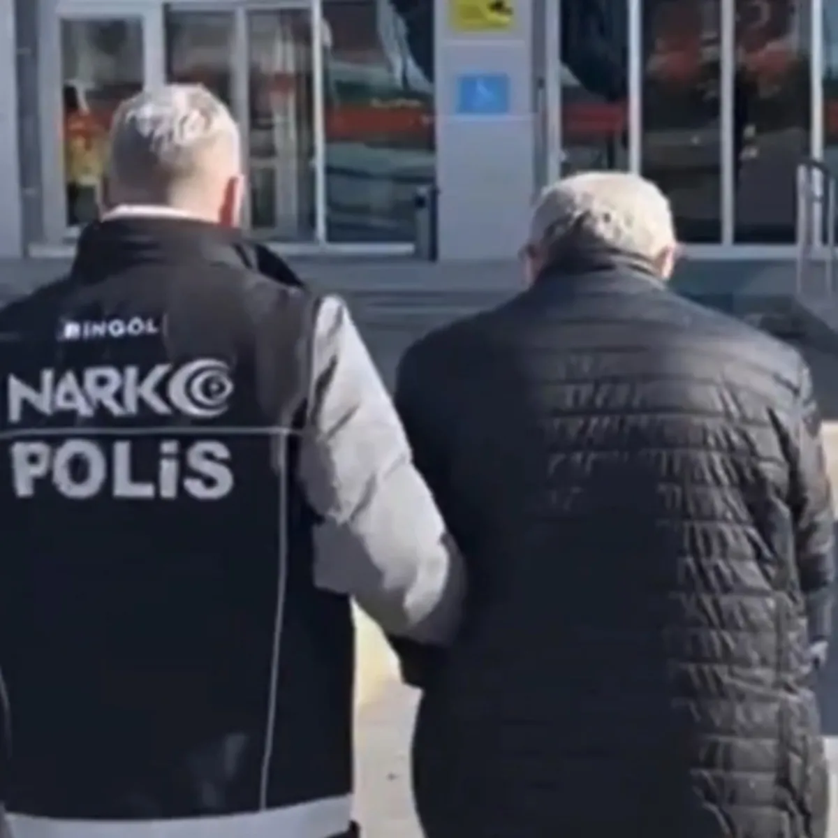 Bingöl'de kaçak hükümlü bagajda yakalandı