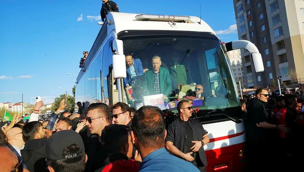 son-dakika-baskan-recep-tayyip-erdogandan-erzurum-mitinginde-flas-aciklamalar-14-mayista-zaferle-cikacagiz-1683303020367.jpg