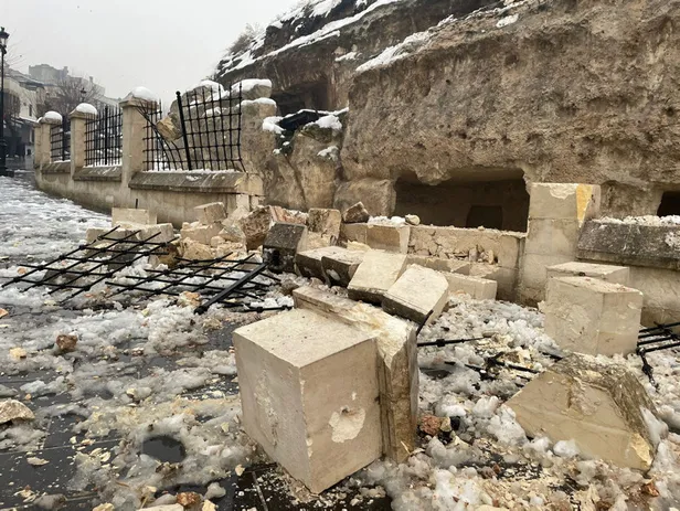 gaziantep-deprem-son-dakika-olu-ve-yarali-var-mi-gaziantep-kalesi-yikildi-mi-77lik-deprem-sonrasi-gaziantep-ka-1675690720517.jpg Gaziantep Kalesi yıkıldı mı? 7.7'lik deprem sonrası Gaziantep Kalesi'ne ne oldu? Gaziantep DEPREM SON DAKİKA | Ölü ve yaralı var mı? Son durum ne? - 5