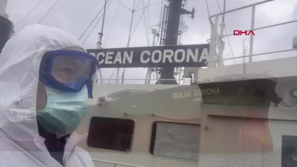 İstanbul’da dikkat çeken görüntüler! Boğaz’dan Corona geçti |Video