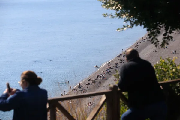 goruntuler-turkiyeden-yilin-ilk-gununde-antalyada-denize-girdiler-1672575766395.jpg Görüntüler Türkiye'den! Yılın ilk gününde Antalya'da denize girdiler - 2
