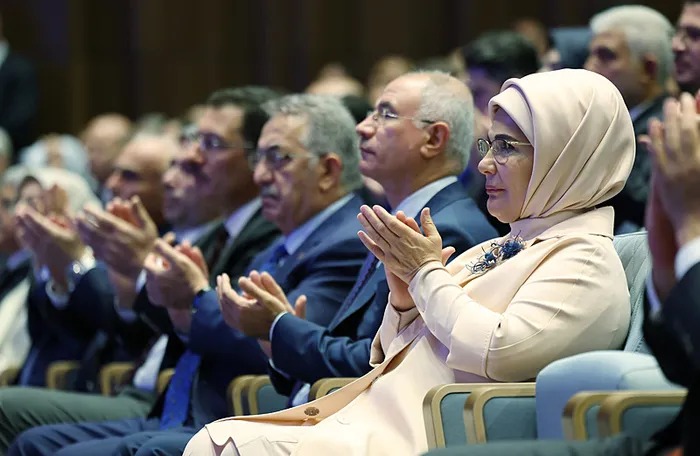 AK Parti’de 23. yıl coşkusu! Başkan Recep Tayyip Erdoğan’dan teşkilatlara uyarı: Yorulan varsa kenarda soluklansın