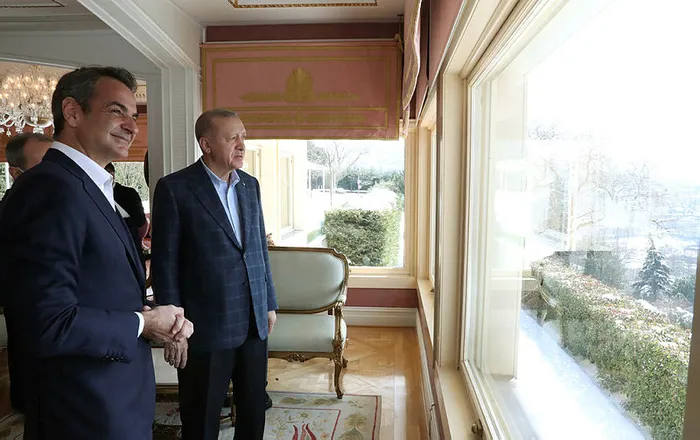 Başbakan Miçotakis’in aksine Aleksis Çipras’tan Türkiye’ye dostluk mesajı