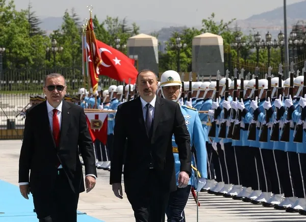 Azerbaycan Cumhurbaşkanı İlham Aliyev’den Başkan Erdoğan’a doğalgaz keşfi için tebrik