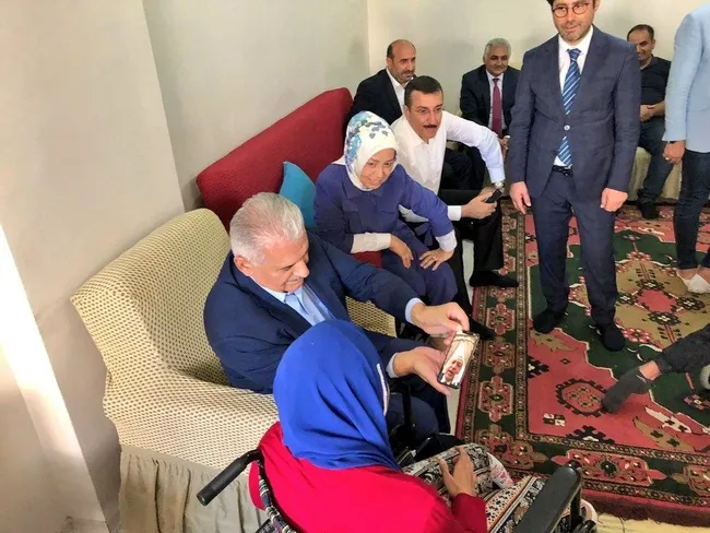 Binali Yıldırım Malatya’da Katı ailesini ziyaret etti