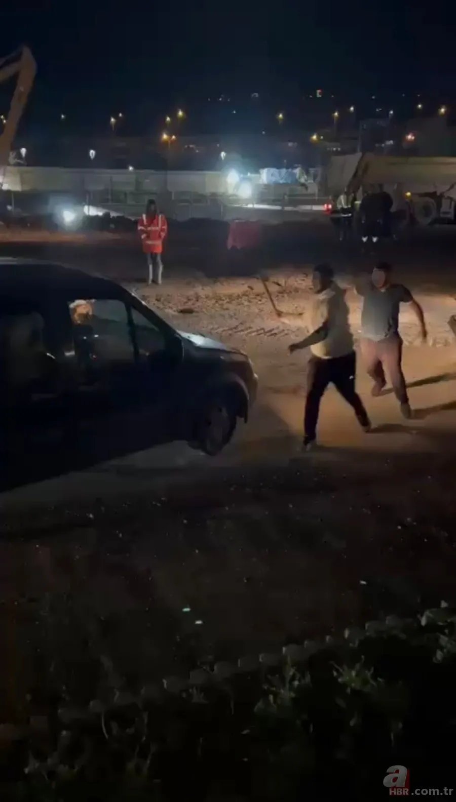 Kaza sonrası ortalık karıştı! Öfkeli sürücü dehşet saçtı 4