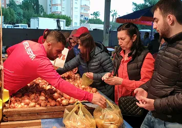 Sebze meyvede 'seç-al' yasaklansın talebi!