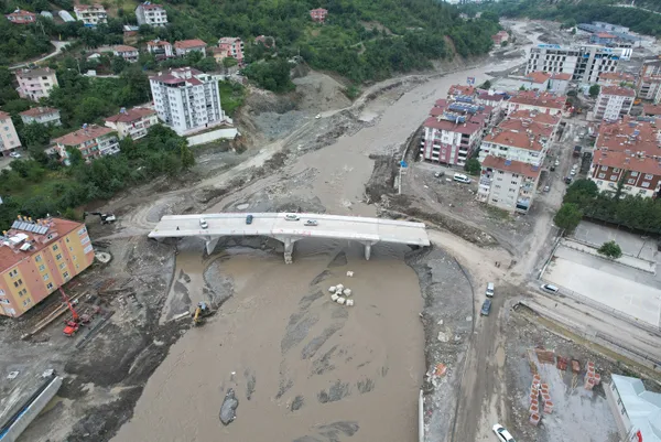 son-dakika-kastamonuda-2-kopru-coktu-dukkan-acmayin-uyarisi-1656307746935.jpg Son dakika: Kastamonu'da 2 köprü çöktü! 'Dükkan açmayın' uyarısı - 6