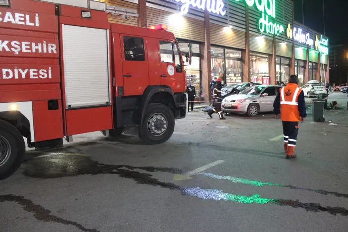 Son dakika: TEM Otoyolu’nda feci kaza! Dinlenme tesisine dalan cip dehşet saçtı: Ölü ve yaralılar var - 5