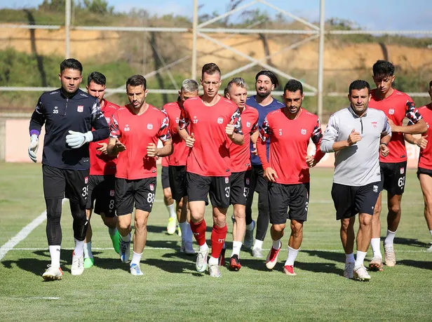 Trabzonspor Sivasspor maçı CANLI İZLE | 30 Temmuz Süper Kupa 2022 final maçı hangi kanalda, şifreli mi, şifresiz mi?