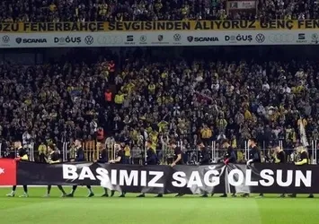 Fenerbahçe-Galatasaray derbisinde tüm tribün tek ses: Şehitler ölmez vatan bölünmez
